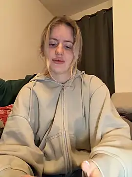 Holly-Glamour online show from 03-29-26, 09:27