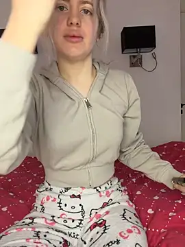 Holly-Glamour online show from 04-12-26, 08:56