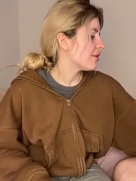 Holly-Glamour online show from 04-12-26, 01:53