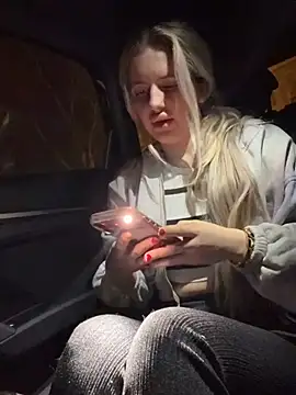 Holly-Glamour online show from 03-04-26, 11:23