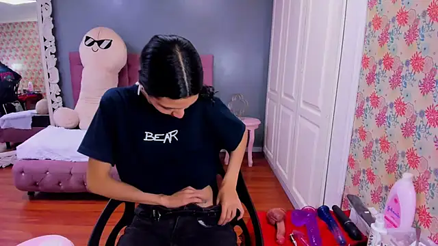 Snapshot of Iris_Stone_ chatting on 02-25-25, 02:26 Iris Stone online show from 02-25-25, 02:26