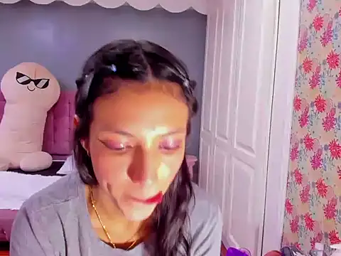 Snapshot of Iris_Stone_ chatting on 01-31-25, 02:39 Iris Stone online show from 01-31-25, 02:39