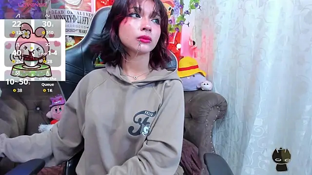 Snapshot of ravenn_20 chatting on 05-16-26, 11:31 ravenn 20 online show from 05-16-26, 11:31