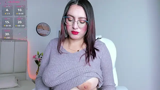 Snapshot of VioletPearson chatting on 10-15-25, 12:24 VioletPearson online show from 10-15-25, 12:24