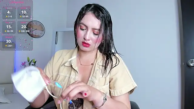 Snapshot of VioletPearson chatting on 09-26-25, 12:12 VioletPearson online show from 09-26-25, 12:12