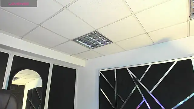 Snapshot of Ivanna18_x chatting on 10-12-25, 03:19 Ivanna18 x online show from 10-12-25, 03:19
