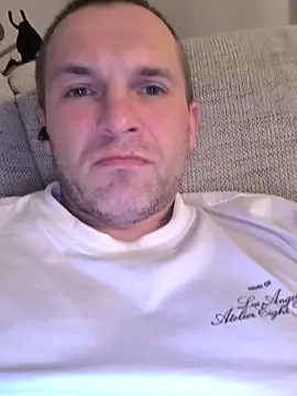 Snapshot of AttractiveSilk5 chatting on 12-21-25, 10:43 AttractiveSilk5 online show from 12-21-25, 10:43