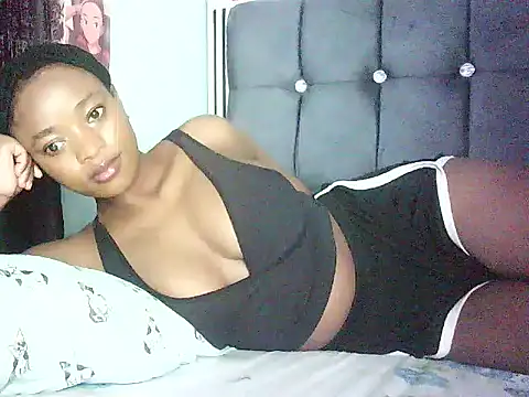 Cryaluna online show from 05-07-26, 04:50