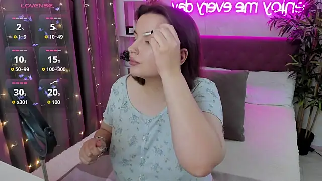 FeralPeach online show from 09-19-25, 03:43