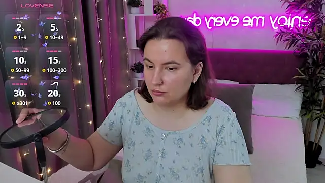 FeralPeach online show from 09-20-25, 03:33