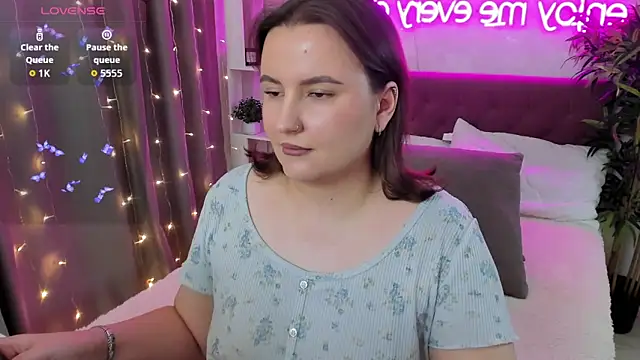 FeralPeach online show from 12-19-25, 06:49