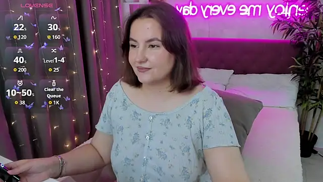 FeralPeach online show from 09-25-25, 03:56