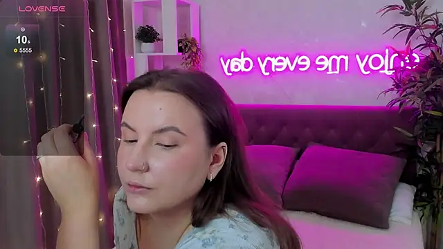 FeralPeach online show from 06-19-26, 05:46