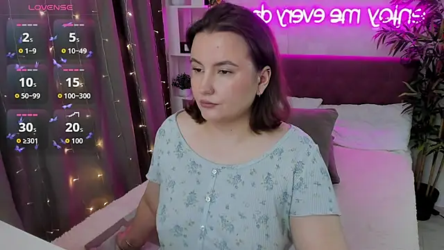 FeralPeach online show from 09-26-25, 03:46