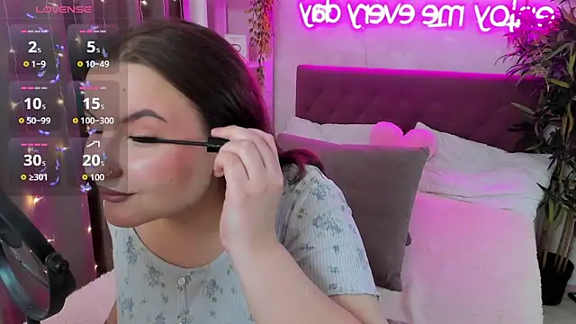 FeralPeach online show from 03-08-26, 05:11