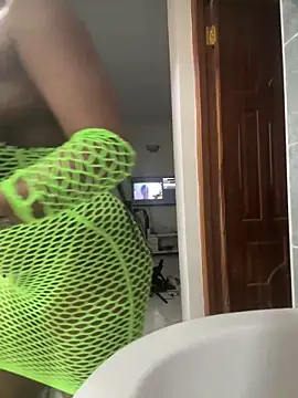 Rose berry online show from 10-19-25, 06:16