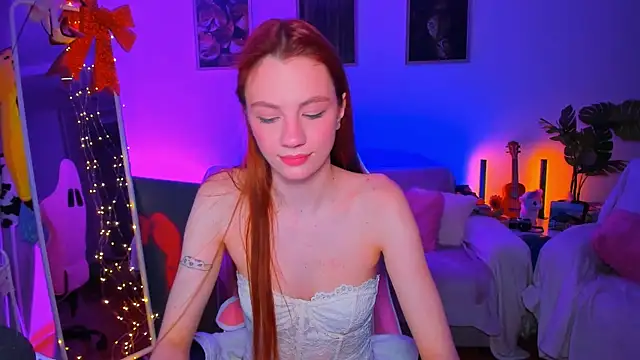 Snapshot of Alyssa_Smitt chatting on 03-19-25, 12:48 Alyssa Smitt online show from 03-19-25, 12:48