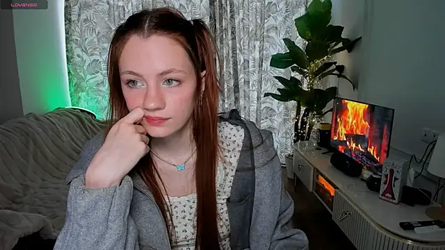 Alyssa Smitt online show from 06-04-26, 02:05