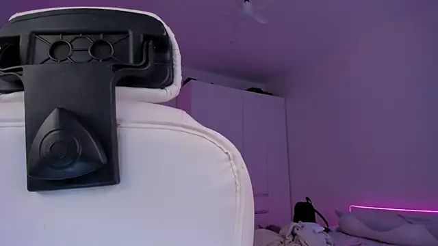 Eva Davi online show from 03-18-25, 05:23