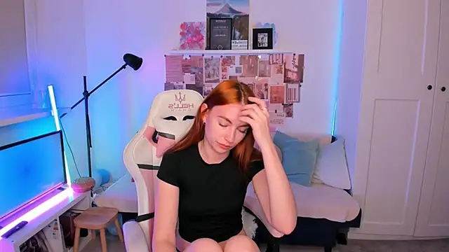 Mia Madden online show from 05-03-26, 02:16