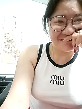Snapshot of Rose_DiDi chatting on 05-10-26, 06:17 Rose DiDi online show from 05-10-26, 06:17
