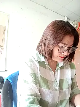 Snapshot of Rose_DiDi chatting on 04-28-26, 03:33 Rose DiDi online show from 04-28-26, 03:33