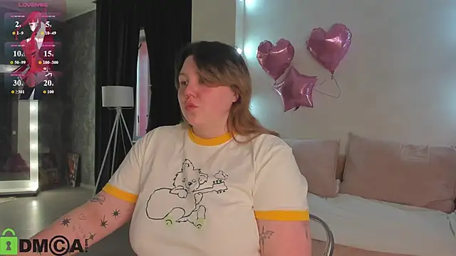 Snapshot of Ruth_Oliver chatting on 06-17-26, 01:05 Ruth Oliver online show from 06-17-26, 01:05