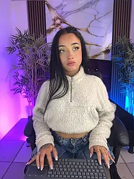 Snapshot of Ady_18 chatting on 02-04-26, 08:26 Ady 18 online show from 02-04-26, 08:26