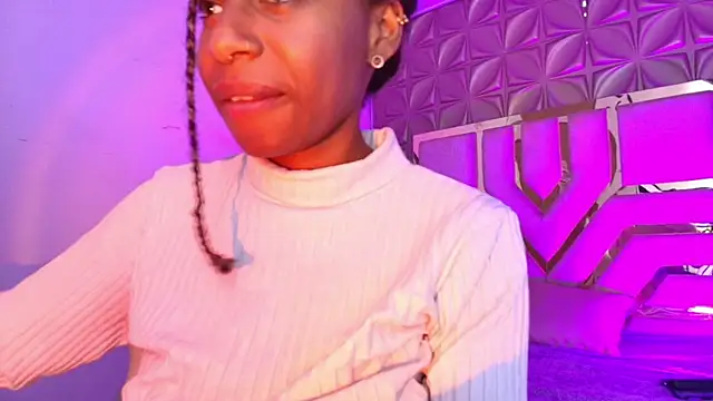 Queen perla  online show from 04-15-26, 12:21