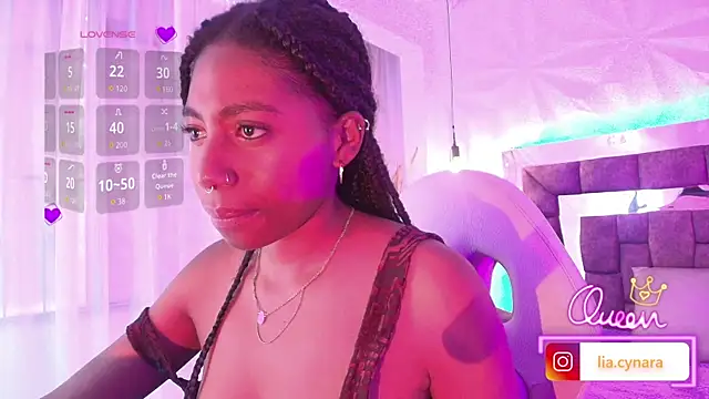 Snapshot of Queen_perla_ chatting on 06-05-26, 05:18 Queen perla online show from 06-05-26, 05:18