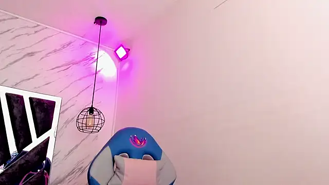 Snapshot of Queen_perla_ chatting on 11-05-25, 11:57 Queen perla online show from 11-05-25, 11:57