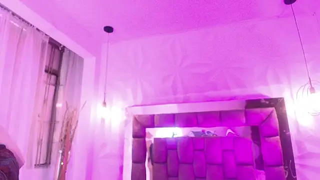 Snapshot of Queen_perla_ chatting on 06-15-26, 12:27 Queen perla online show from 06-15-26, 12:27