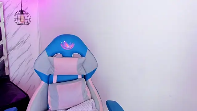 Snapshot of Queen_perla_ chatting on 11-03-25, 11:58 Queen perla online show from 11-03-25, 11:58