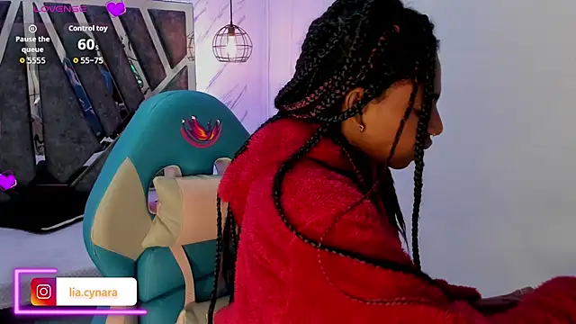 Snapshot of Queen_perla_ chatting on 09-21-25, 12:10 Queen perla online show from 09-21-25, 12:10