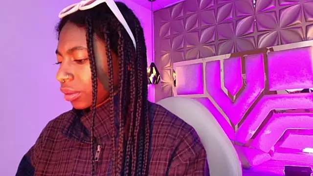 Queen perla  online show from 03-14-26, 12:11