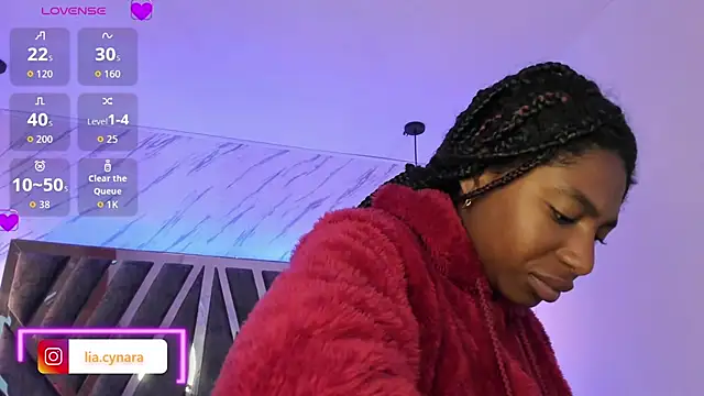 Snapshot of Queen_perla_ chatting on 09-18-25, 11:35 Queen perla online show from 09-18-25, 11:35