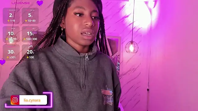 Snapshot of Queen_perla_ chatting on 10-07-25, 12:28 Queen perla online show from 10-07-25, 12:28