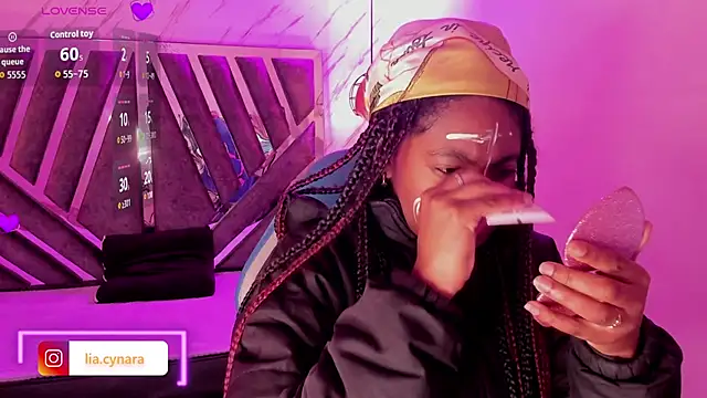 Snapshot of Queen_perla_ chatting on 10-04-25, 11:34 Queen perla online show from 10-04-25, 11:34