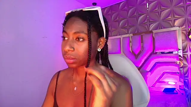 Snapshot of Queen_perla_ chatting on 03-01-26, 06:30 Queen perla online show from 03-01-26, 06:30