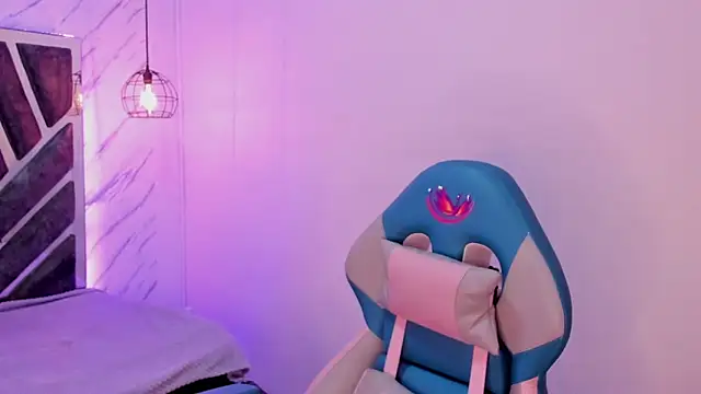 Snapshot of Queen_perla_ chatting on 09-10-25, 12:04 Queen perla online show from 09-10-25, 12:04