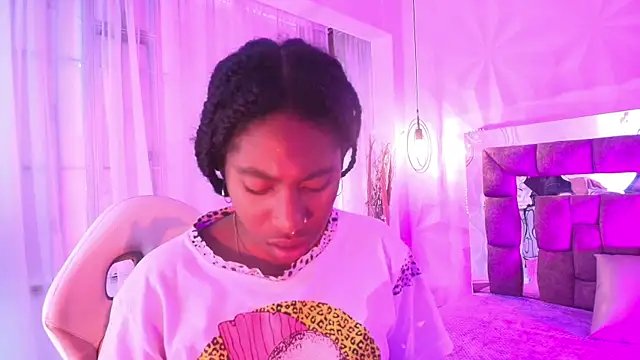 Snapshot of Queen_perla_ chatting on 07-07-26, 12:31 Queen perla online show from 07-07-26, 12:31