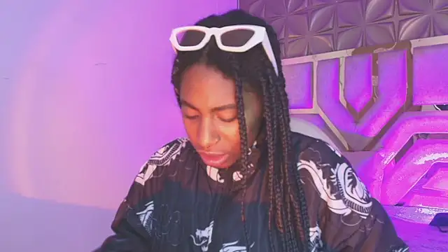 Queen perla  online show from 03-21-26, 12:09