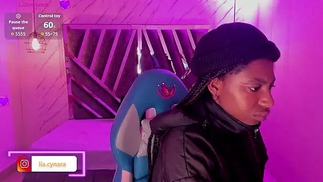 Snapshot of Queen_perla_ chatting on 10-02-25, 11:46 Queen perla online show from 10-02-25, 11:46