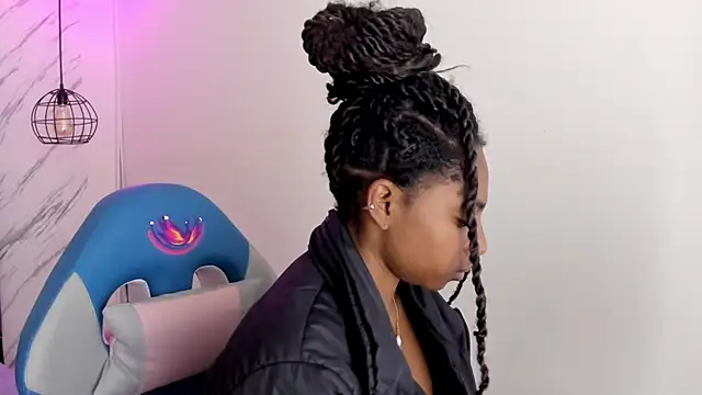 Snapshot of Queen_perla_ chatting on 11-09-25, 12:20 Queen perla online show from 11-09-25, 12:20