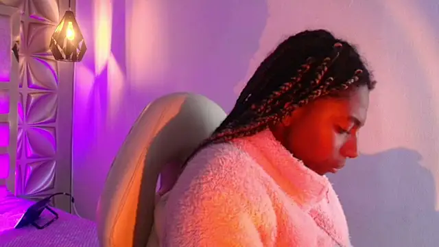 Snapshot of Queen_perla_ chatting on 02-01-26, 02:48 Queen perla online show from 02-01-26, 02:48