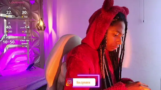 Snapshot of Queen_perla_ chatting on 02-17-26, 05:10 Queen perla online show from 02-17-26, 05:10