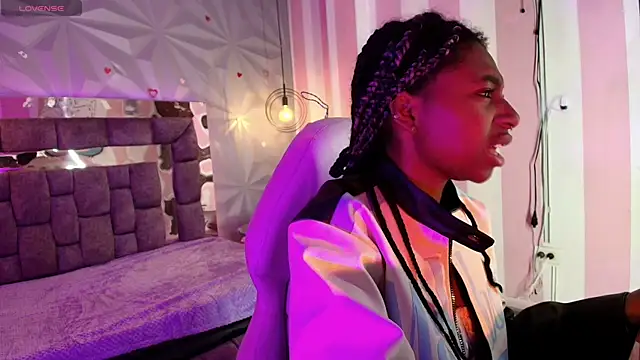 Snapshot of Queen_perla_ chatting on 02-08-26, 06:49 Queen perla online show from 02-08-26, 06:49