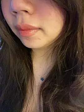 Snapshot of Hotellinh12 chatting on 03-14-26, 05:30 Hotellinh12 online show from 03-14-26, 05:30