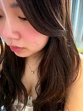 Hotellinh12 online show from 12-17-25, 05:01