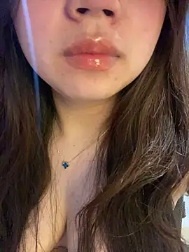 Snapshot of Hotellinh12 chatting on 03-11-26, 05:07 Hotellinh12 online show from 03-11-26, 05:07